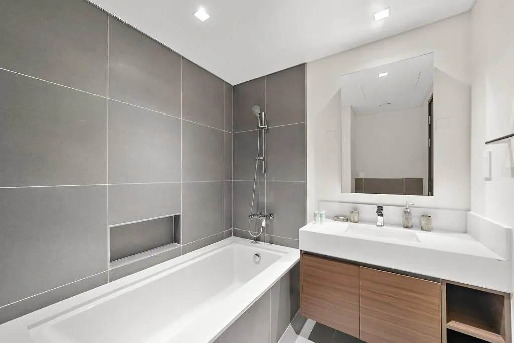 アパート Stylish 1 Bedroom High Floor In Creek Edge ドバイ