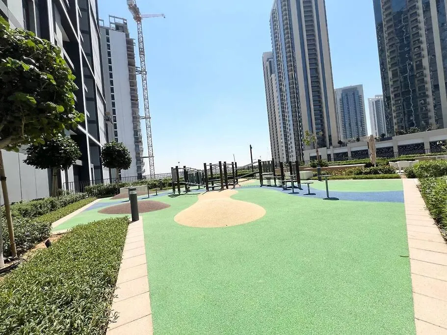 Stylish 1 Bedroom High Floor In Creek Edge ドバイ 0*,