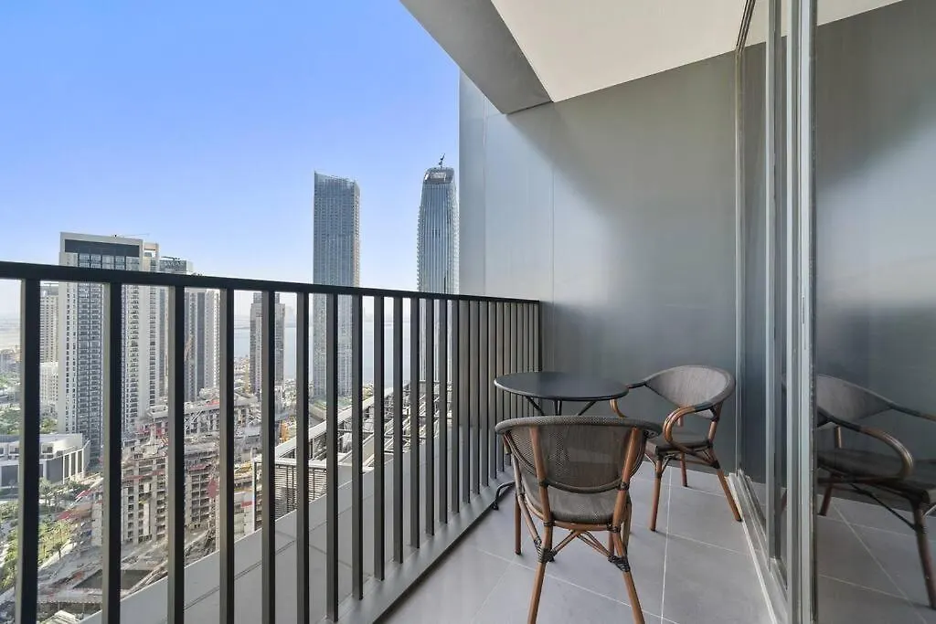 Stylish 1 Bedroom High Floor In Creek Edge ドバイ アパート